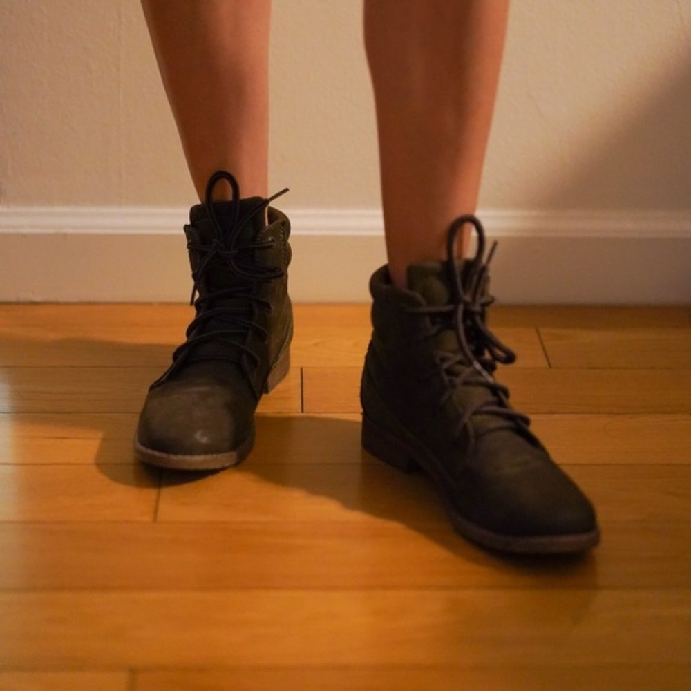 STEVE MADDEN  DARK GREEN ANKLE BOOTS